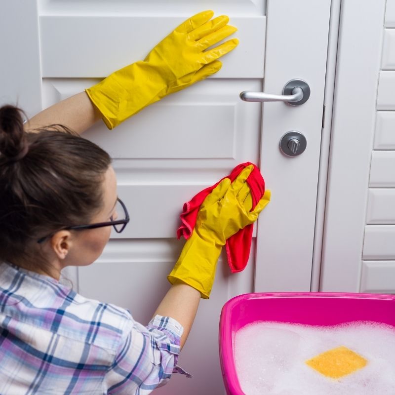 how to clean white doors